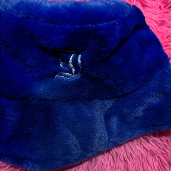 Fluffy Blue Bucket Hat - Picture 3 of 5
